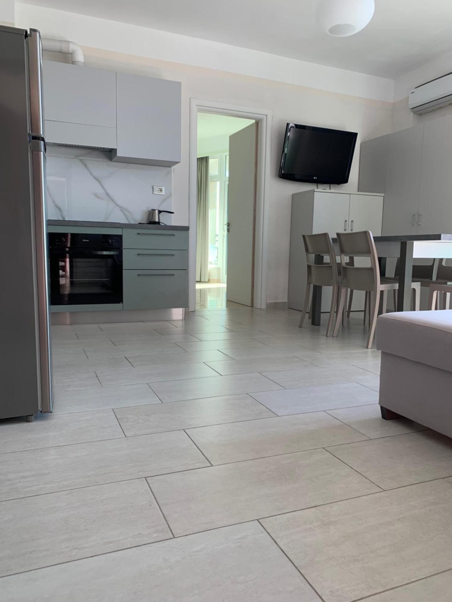 Guest - Sea Breeze Apartments Sarandë Exterior foto