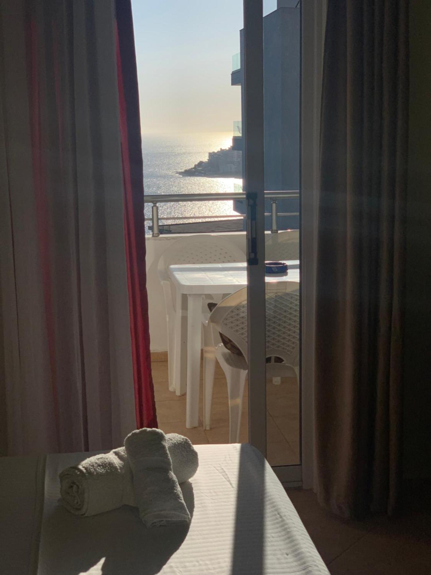 Guest - Sea Breeze Apartments Sarandë Exterior foto